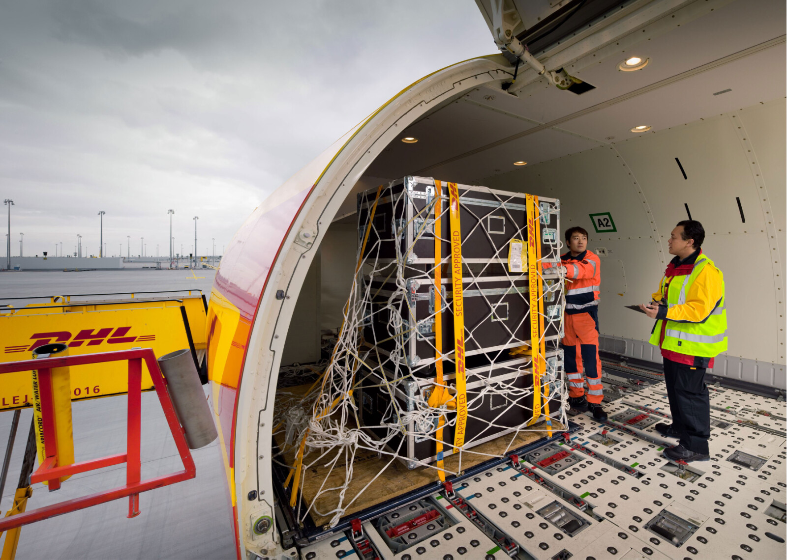 DHL Express heavy weight cargo