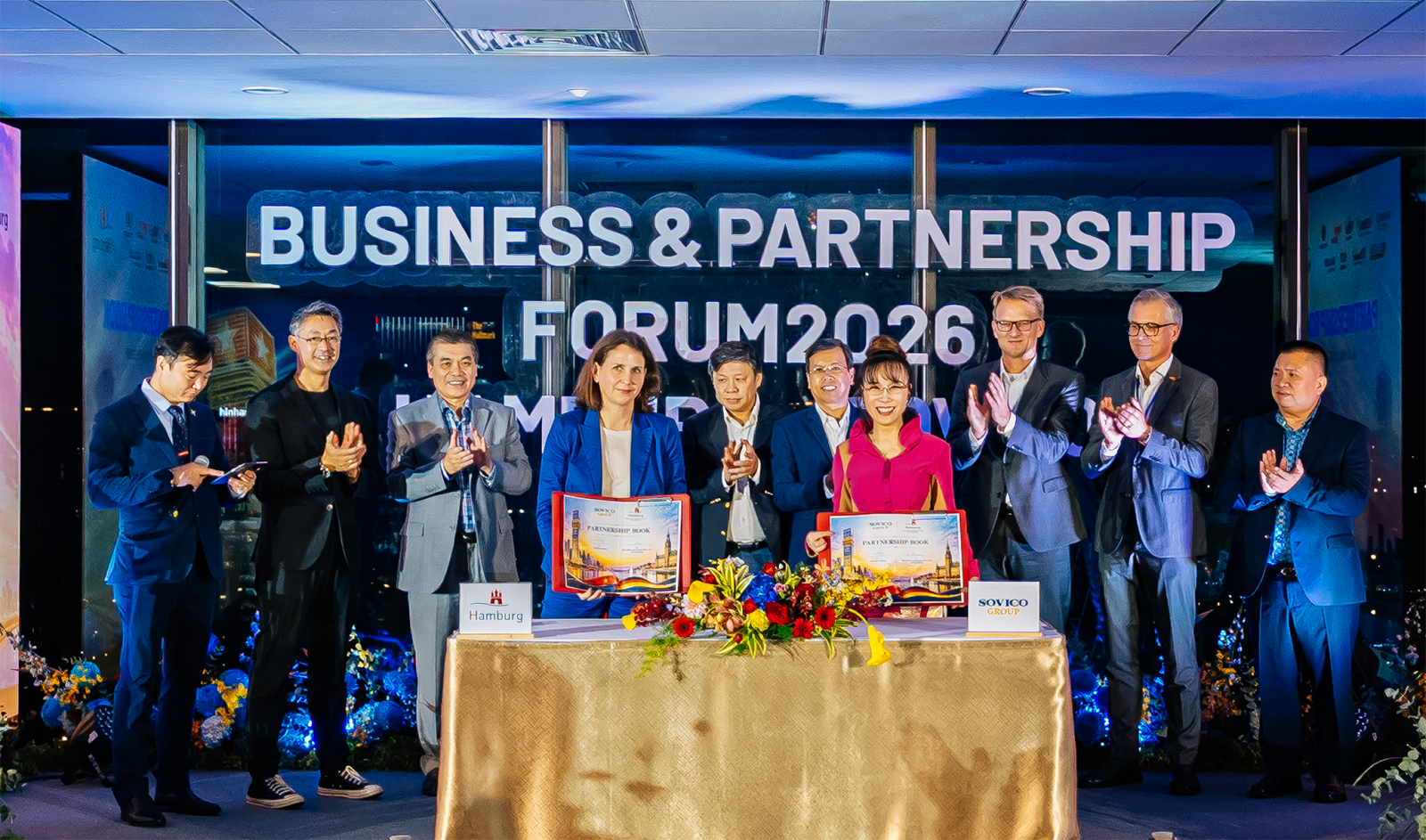 Sovico Group and the Free and Hanseatic City of Hamburg, sign a Partnership Agreement on October 13 to expand cooperation in aviation, railways, finance, logistics, technology and education.
